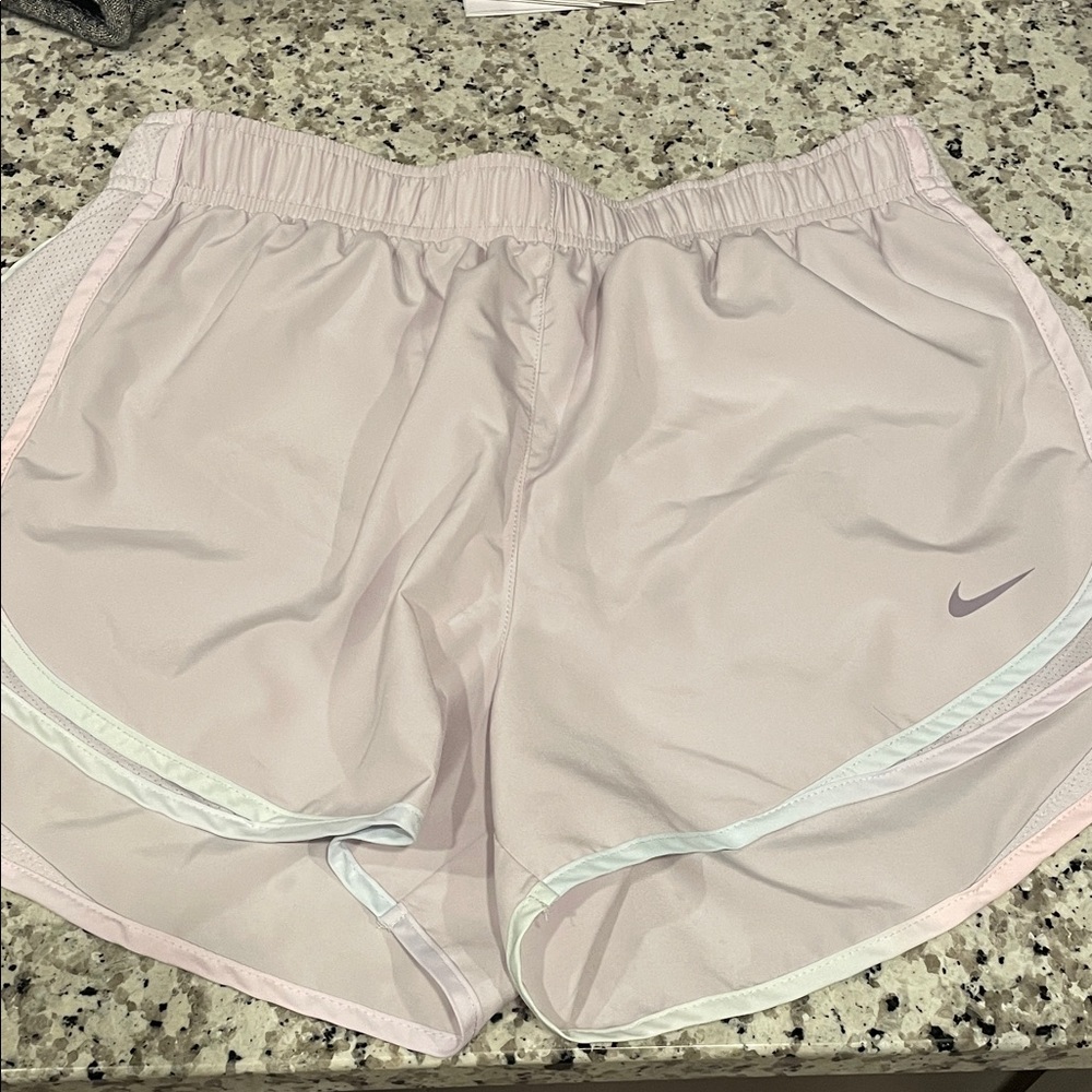 3/$25🛍️ Nike Womens M light lavender Athletic Running Shorts dry-fit, side mesh